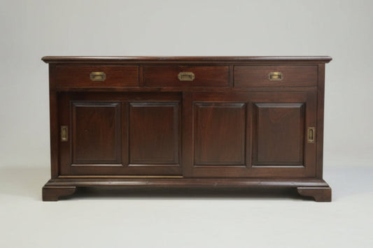 МАСИВЕН КОЛОНИАЛЕН КОНТРАБЮФЕТ ОТ ЕСТЕСТВЕНО ДЪРВО С МЕСИНГОВ ОБКОВ И РЕЛСИ