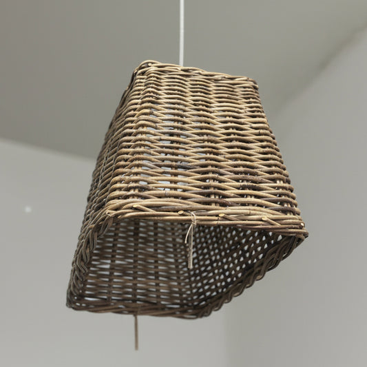 Плетен полилей от естествен ратан за над трапезна маса (Woven Rattan Dining Table Pendant) - Еко дизайн - Side View
