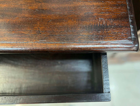 МАСИВЕН КОЛОНИАЛЕН КОНТРАБЮФЕТ ОТ ЕСТЕСТВЕНО ДЪРВО С МЕСИНГОВ ОБКОВ И РЕЛСИ