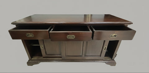 МАСИВЕН КОЛОНИАЛЕН КОНТРАБЮФЕТ ОТ ЕСТЕСТВЕНО ДЪРВО С МЕСИНГОВ ОБКОВ И РЕЛСИ