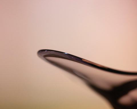 Детайл на издължения край на стъклена гондола (Detail of Elongated Gondola Glass Tip) – Скулптурен дизайн – Zoomed View