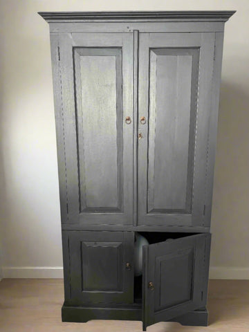 ВИНТИДЖ КОЛОНИАЛЕН ШКАФ