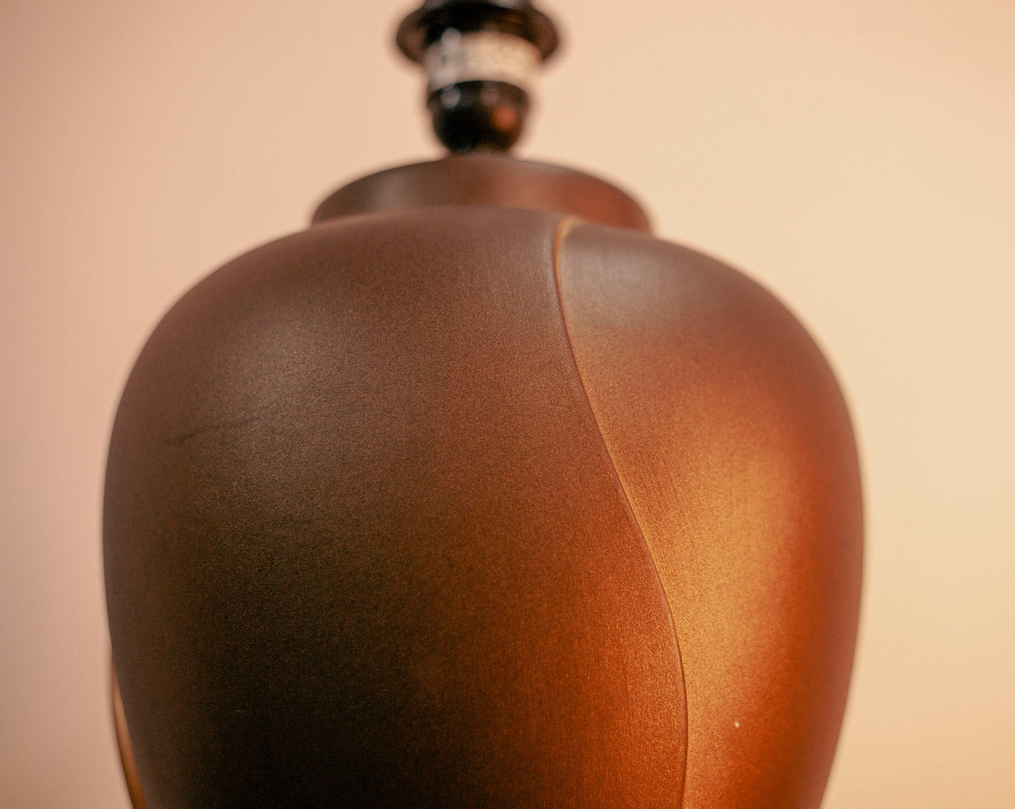 CERAMIC LAMP IN BRONZE