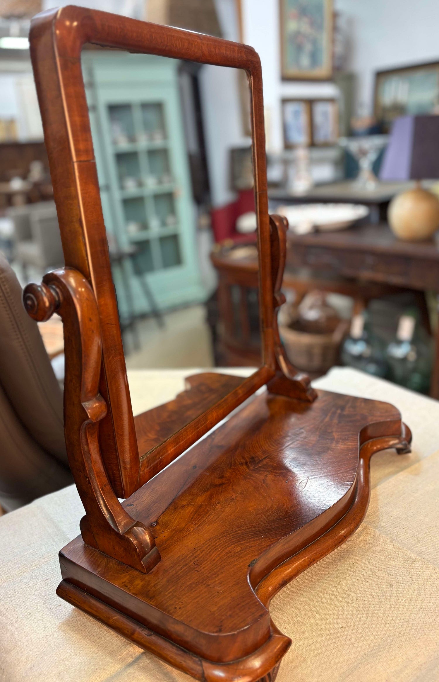 Антично викторианско огледало от орех, Англия, около 1860–1880 г.