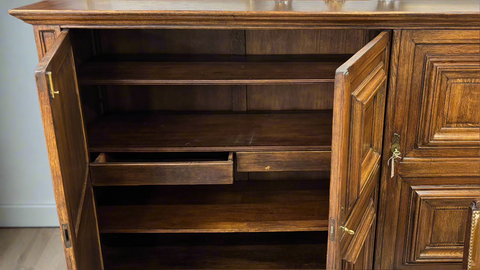 АНТИКВАРЕН ШКАФ ОТ ДЪБ стил НЕОРЕНЕСАНС