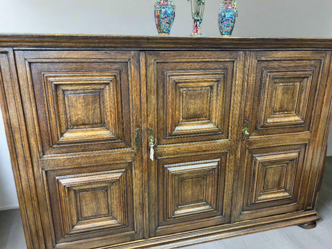 АНТИКВАРЕН ШКАФ ОТ ДЪБ стил НЕОРЕНЕСАНС