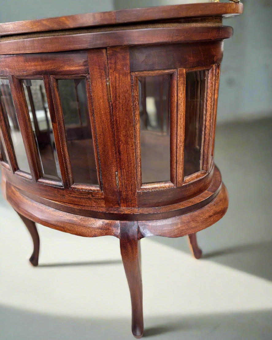 ВИКТОРИАНСКА ВИТРИНА-БАР-МАСИЧКА