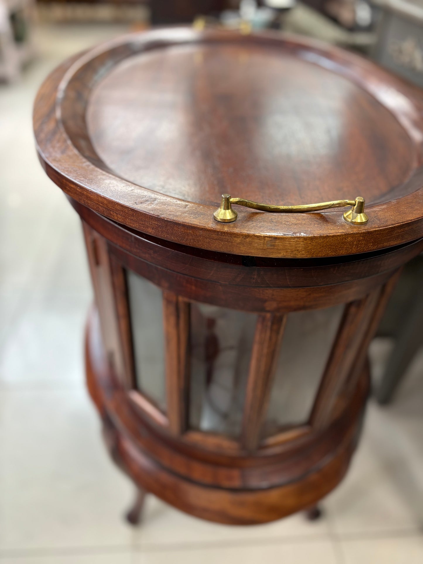 ВИКТОРИАНСКА ВИТРИНА-БАР-МАСИЧКА