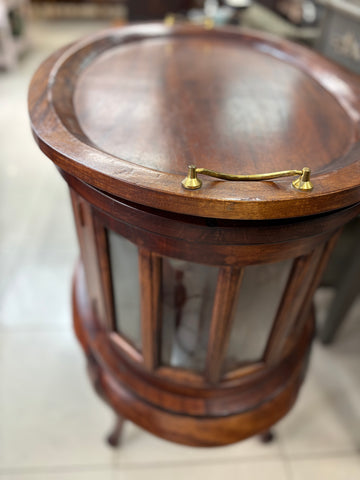 ВИКТОРИАНСКА ВИТРИНА-БАР-МАСИЧКА