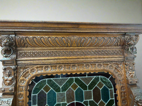 РЕЗБОВАН ШКАФ С ВИТРАЖ 1900г. ,ДЪБ