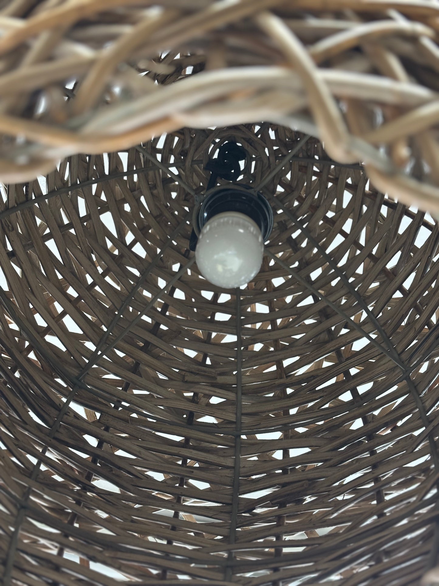 ТАВАННА ЛАМПА РАТАН