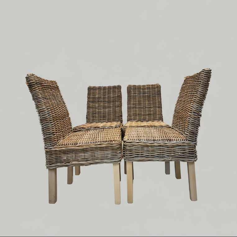 Детайл на седалка от ръчно плетен ратан (Hand-woven Rattan Seat Detail) - Сиво-кафяв цвят - Close-up