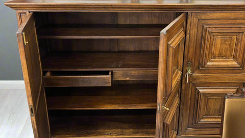 АНТИКВАРЕН ШКАФ ОТ ДЪБ стил НЕОРЕНЕСАНС