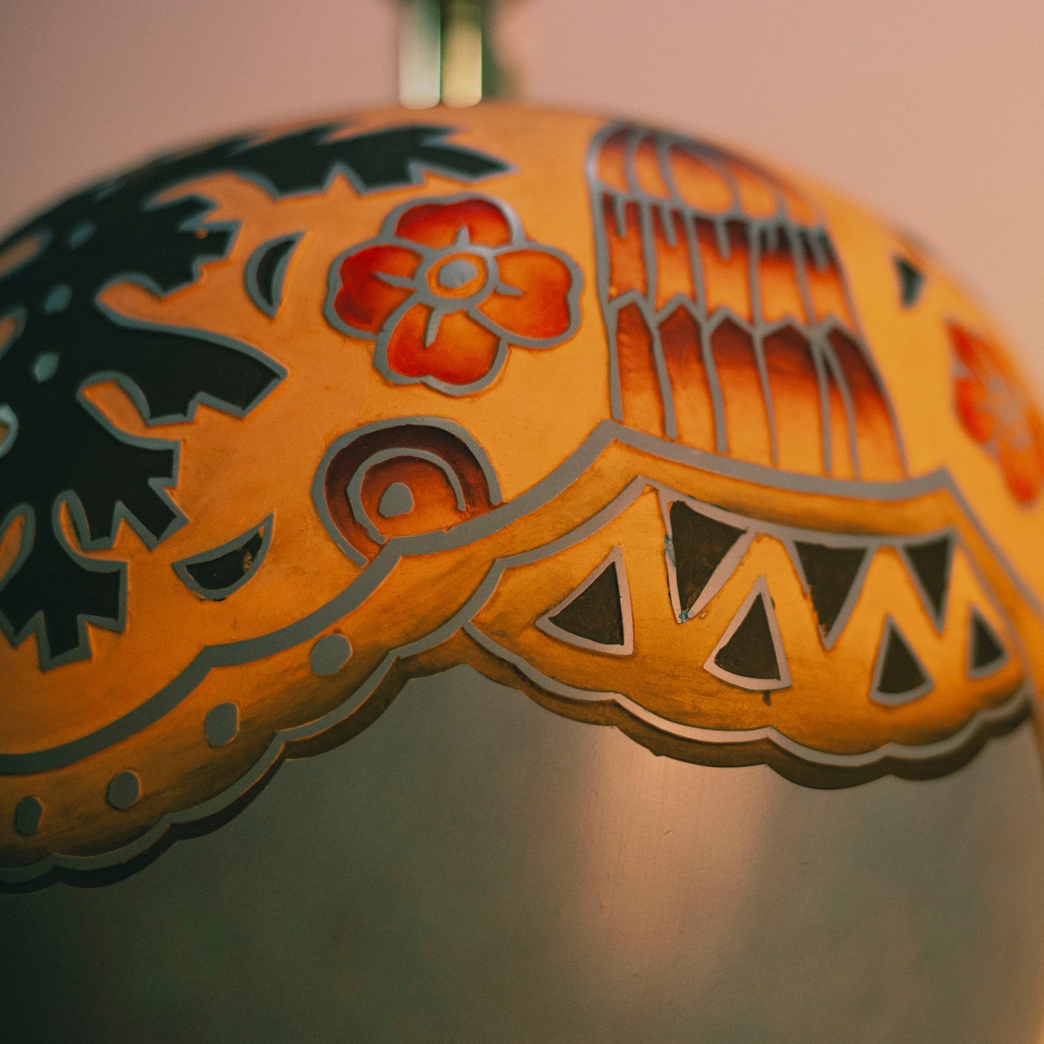 Сложно издълбани керамични орнаменти (Intricately Carved Ceramic Ornaments Detail) – Артистичен дизайн – Macro Detail