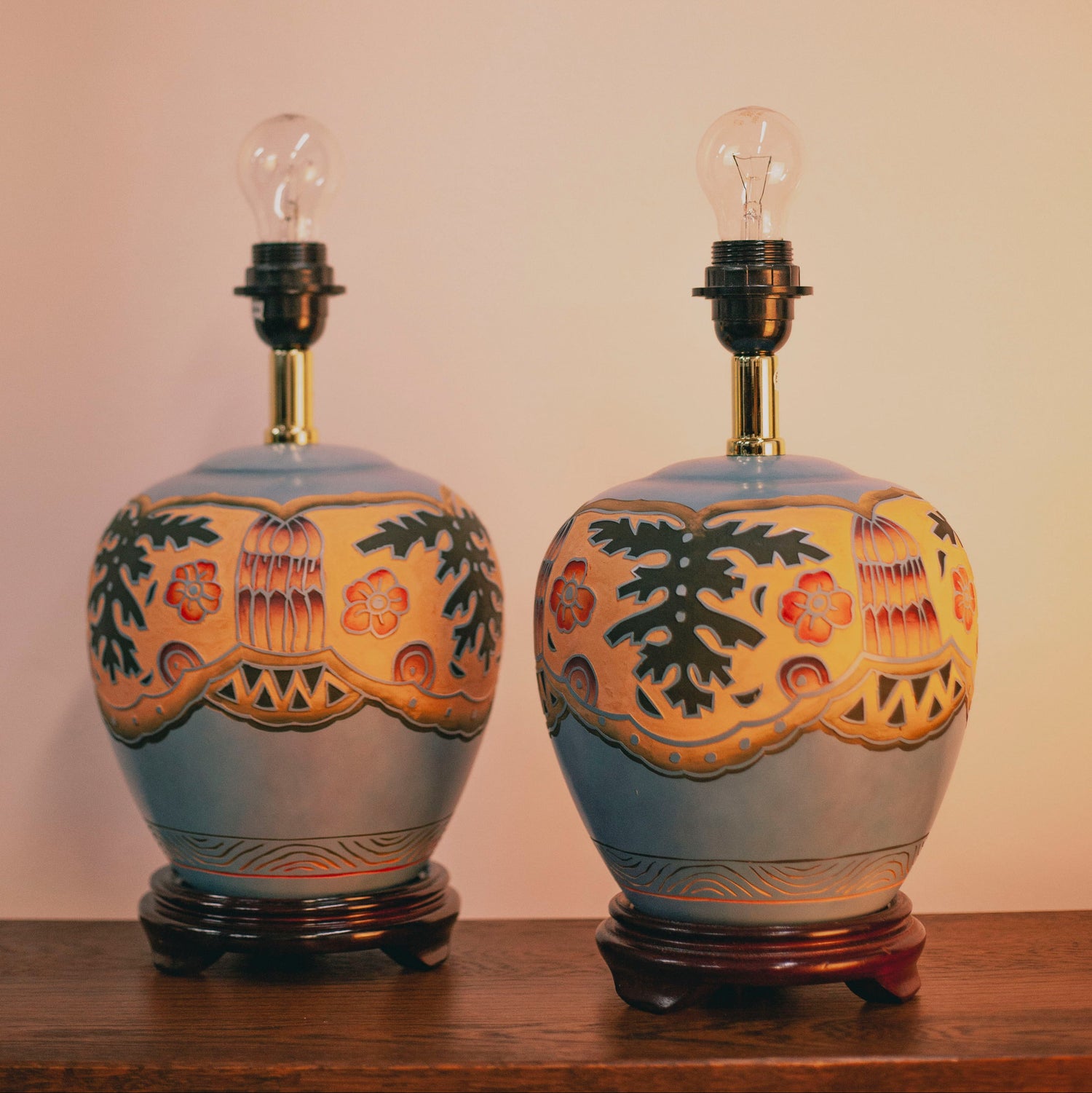 Комплект от 2 средиземноморски сини керамични лампи (Set of 2 Mediterranean Blue Ceramic Lamps) – Пълен фронтален изглед – Front View
