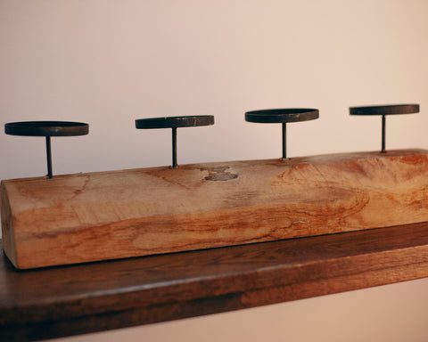 Профил на масивен дървен свещник тип дънер (Side Profile of Heavy Wood Log Candlestick) – Естествена декорация – Side View
