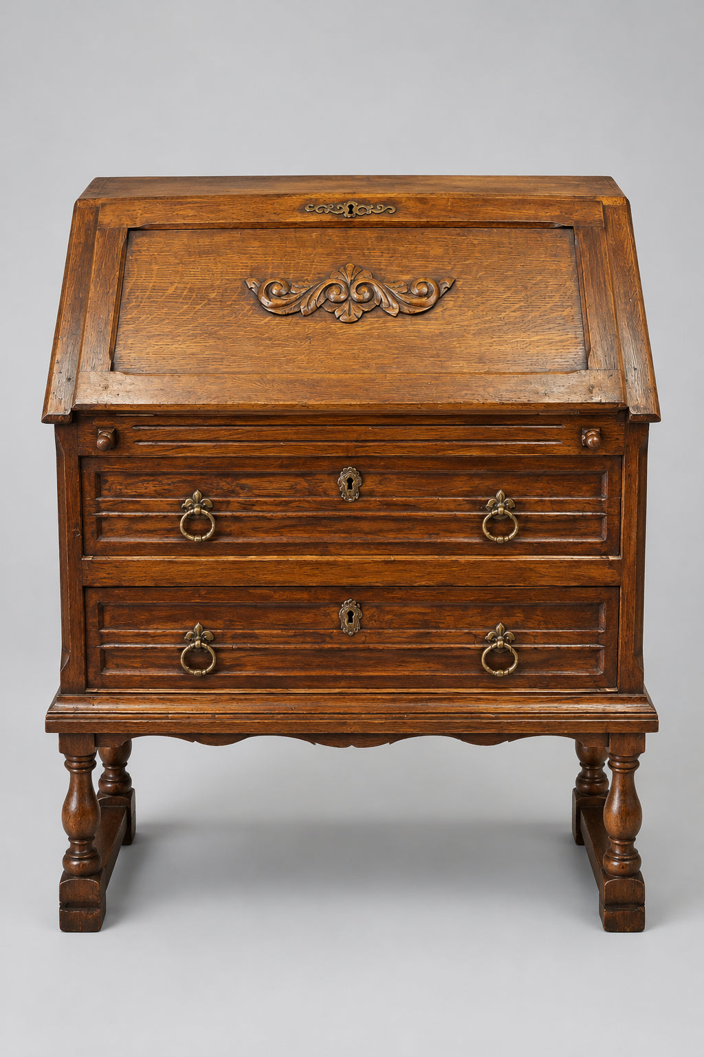 ДЪБОВ СЕКРЕТАР / бюро с падащ плот – масив/, 1940-1960 г.