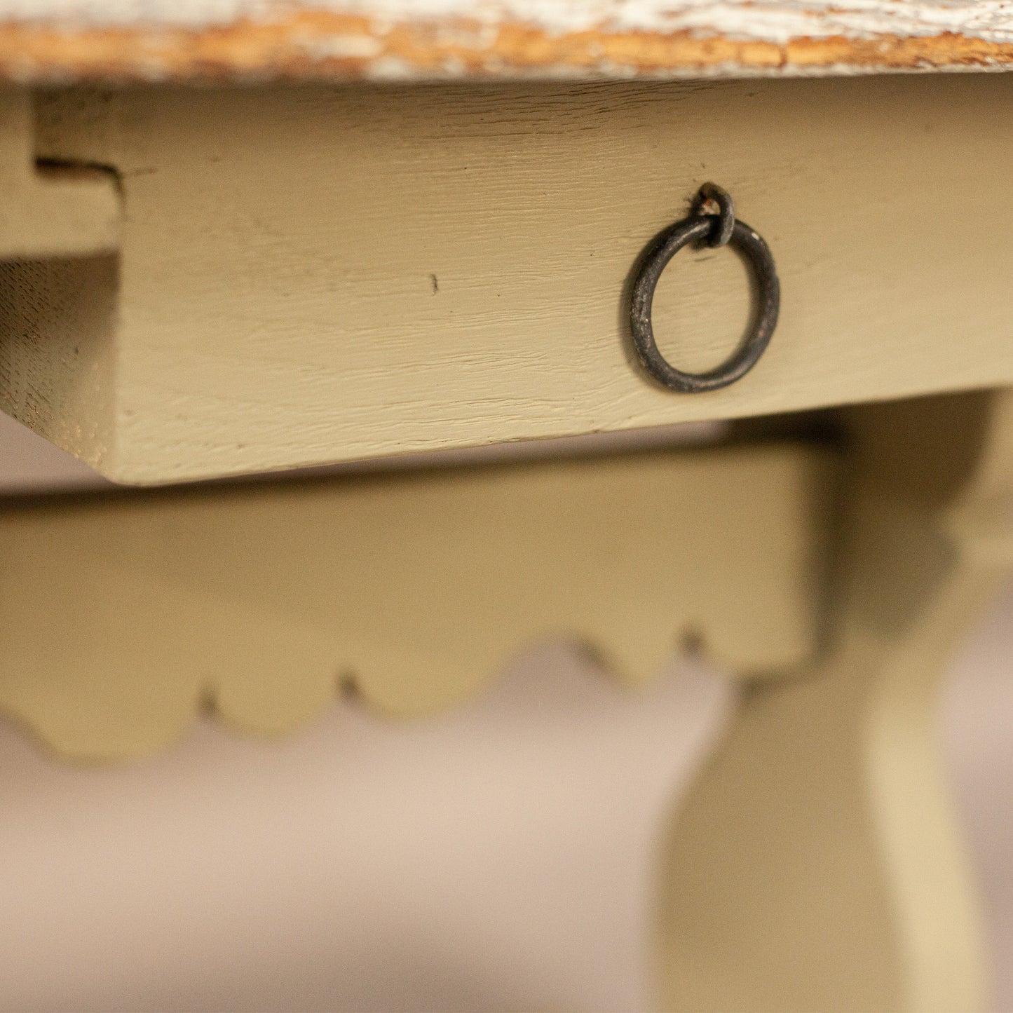 Преден панел на рустикално чекмедже (Front Panel of Rustic Olive Drawer) – Естествени материали – Front Detail