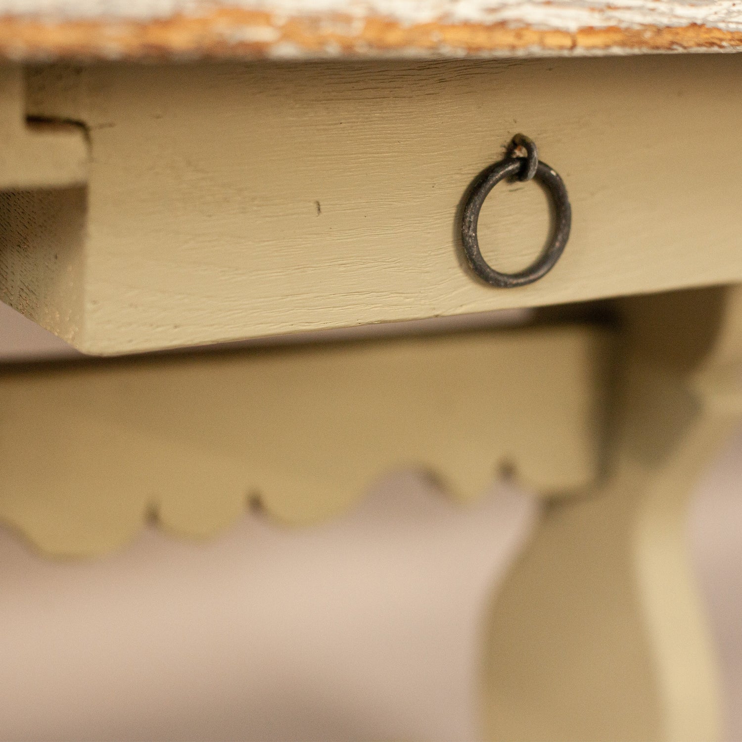 Преден панел на рустикално чекмедже (Front Panel of Rustic Olive Drawer) – Естествени материали – Front Detail