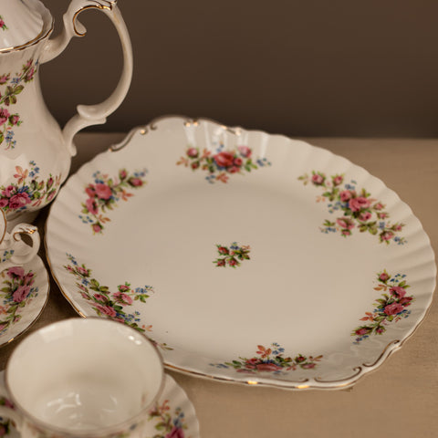 Голямо плато за сервиране Royal Albert (Large Royal Albert Serving Platter) – Централен елемент за трапезария – Main Dish View