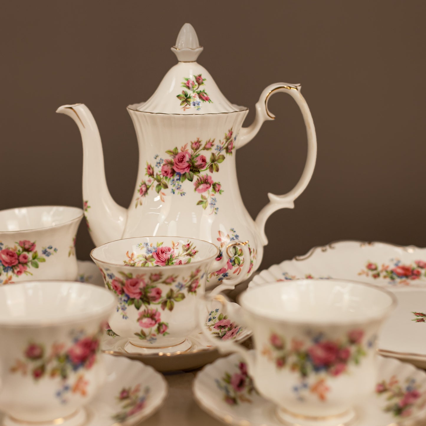 Текстура и блясък на елитен костен порцелан (Lustre of Elite Fine Bone China) – Модел от 1947 г. – Surface Detail