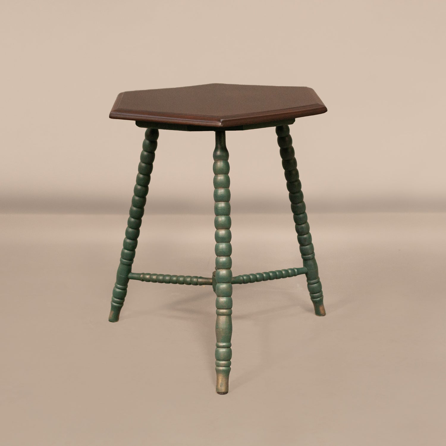 Реновирана антикварна масичка в изумрудено зелено (Refurbished Emerald Green Antique Side Table) – XIX век – Front View