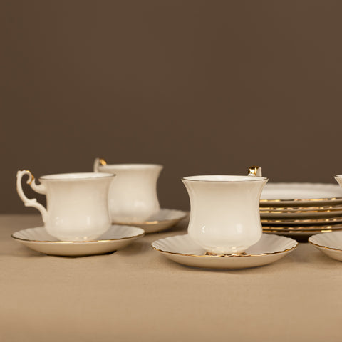 Чаша за чай от костен порцелан Royal Albert (Royal Albert Fine Bone China Tea Cup) – Серия Val D'or – Front Profile